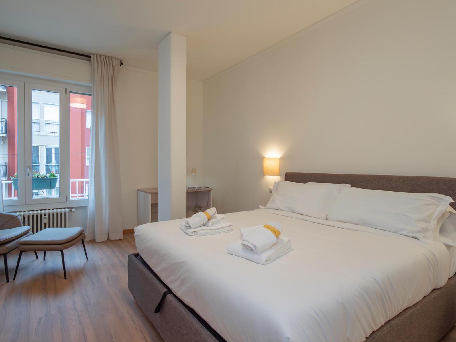 Spacious 2bdr With Balcony Arco-sempione Area, By Rentopolis Appartement Milan