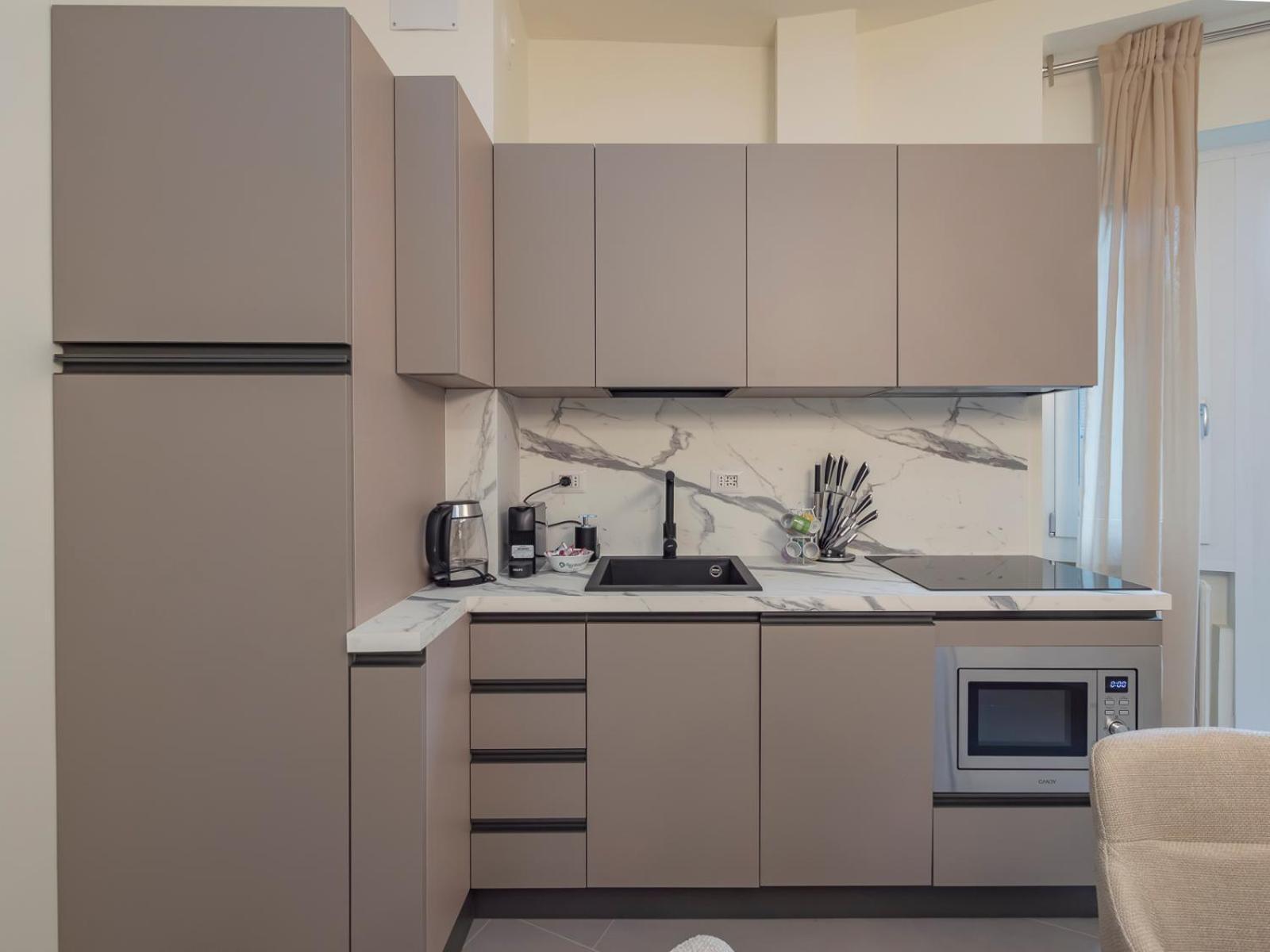 Spacious 2bdr With Balcony Arco-sempione Area, By Rentopolis