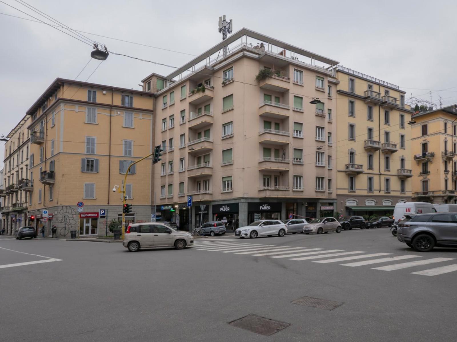 Spacious 2bdr With Balcony Arco-sempione Area, By Rentopolis * Milan