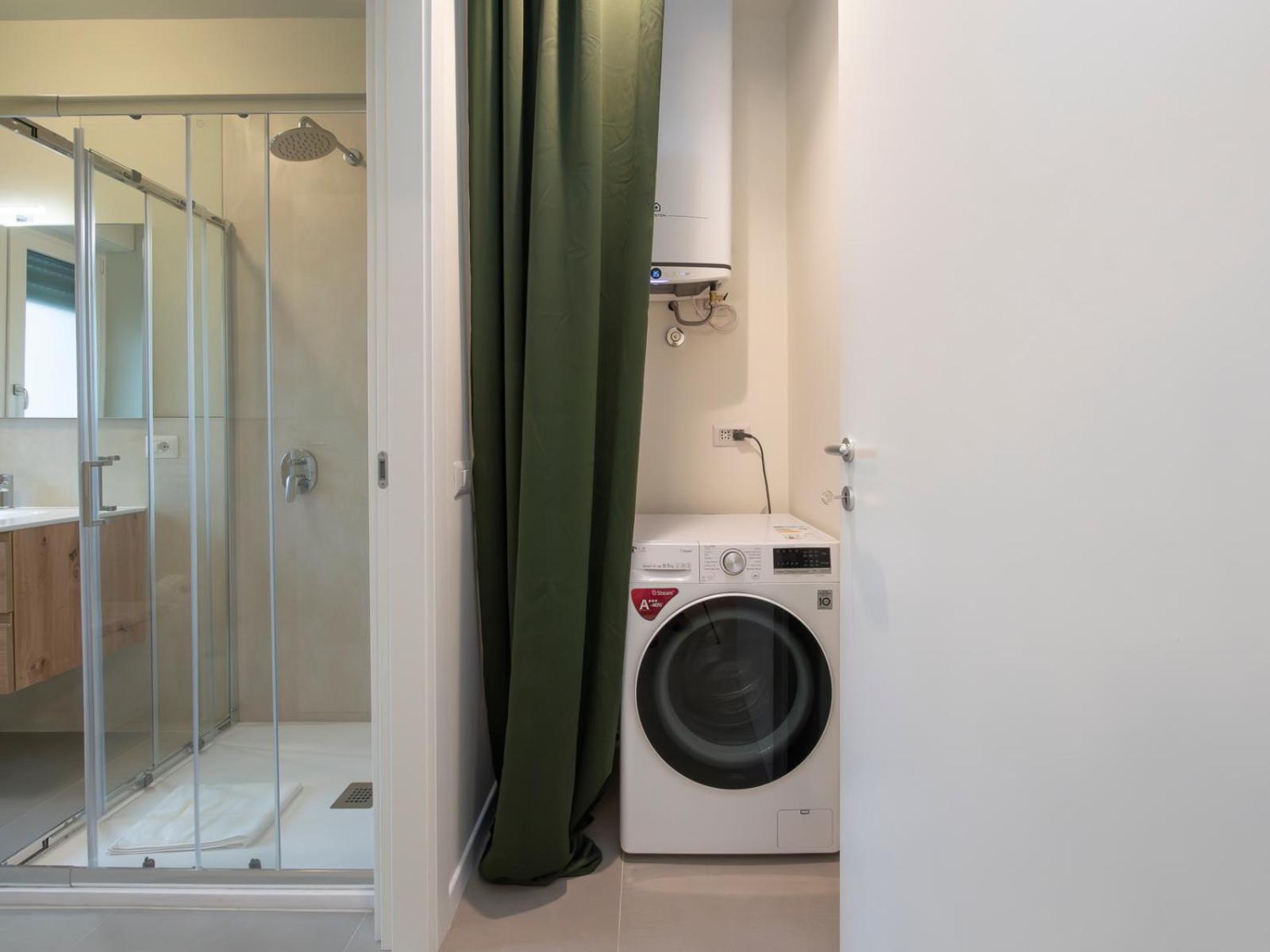 Spacious 2bdr With Balcony Arco-sempione Area, By Rentopolis Appartement *