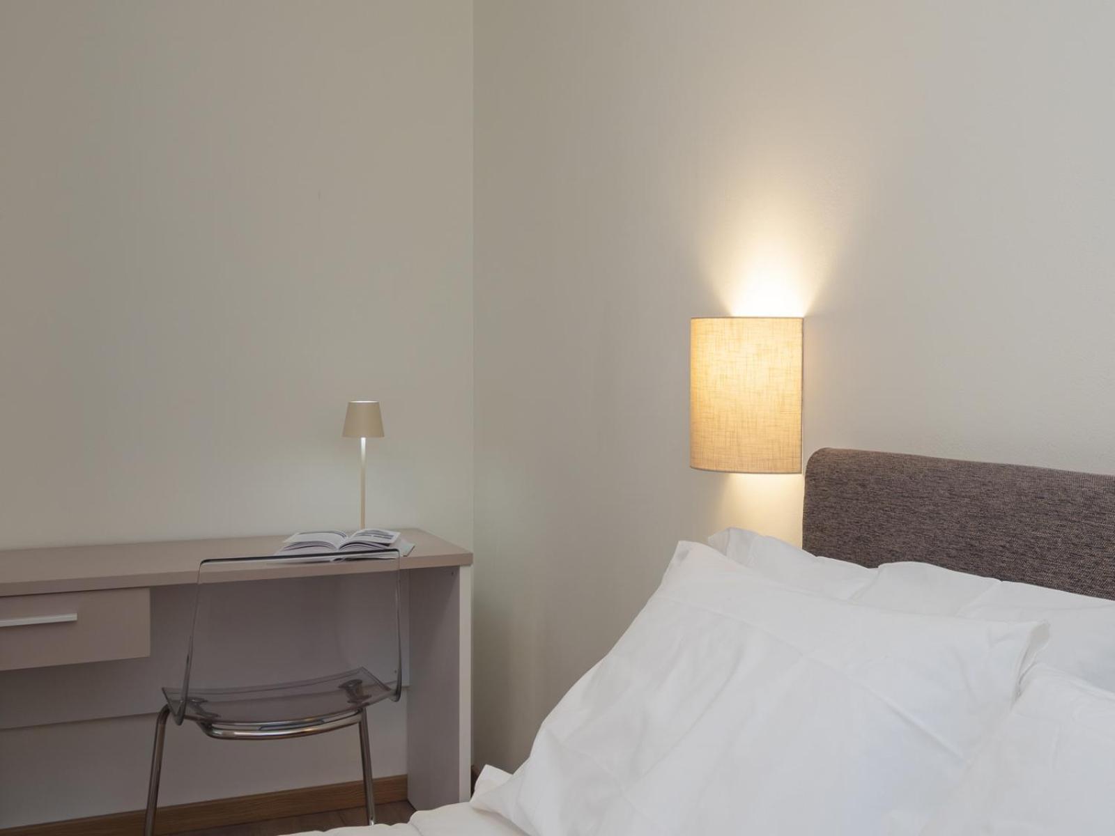 Spacious 2bdr With Balcony Arco-sempione Area, By Rentopolis Appartement *