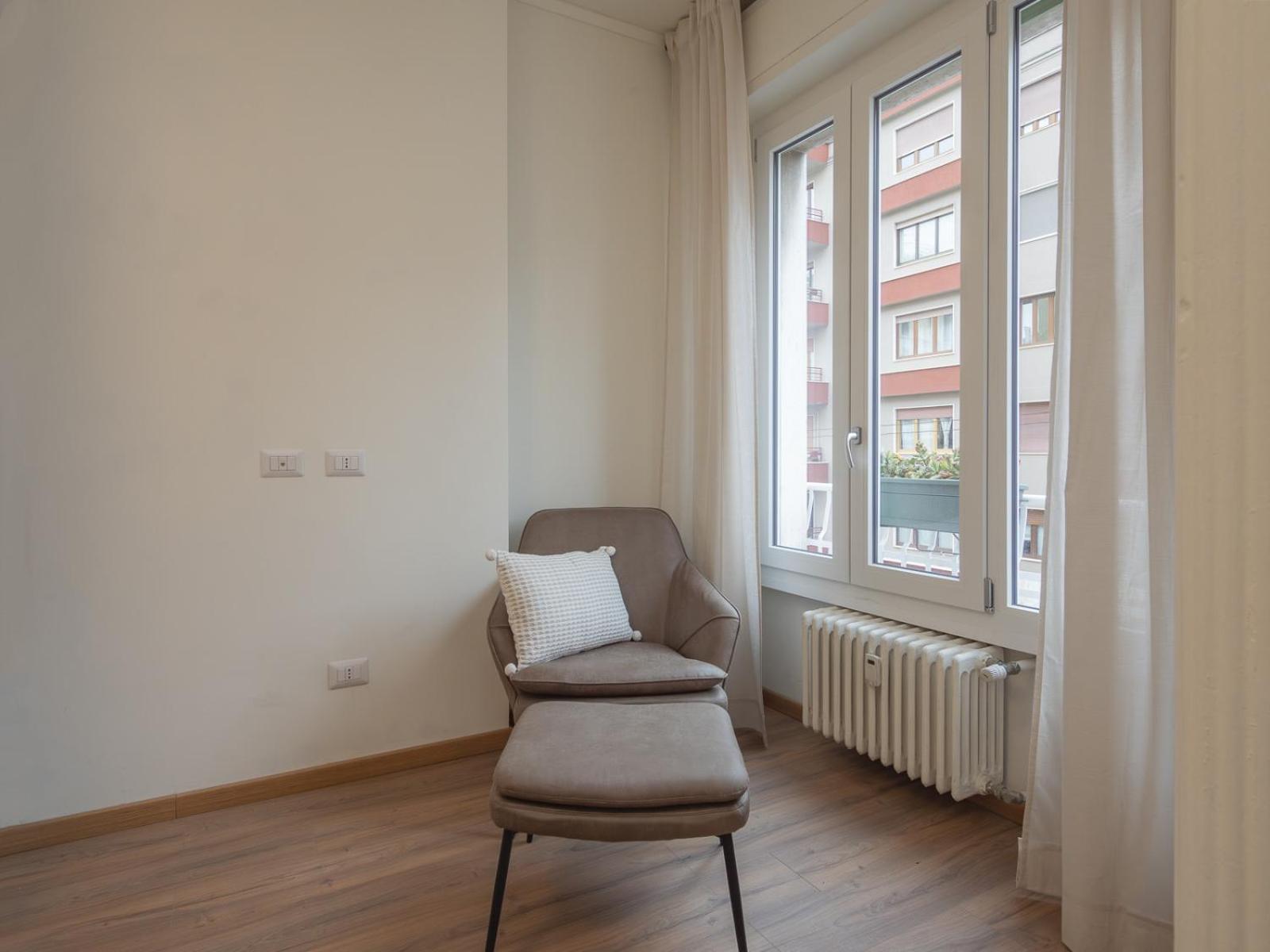 Spacious 2bdr With Balcony Arco-sempione Area, By Rentopolis Appartement *