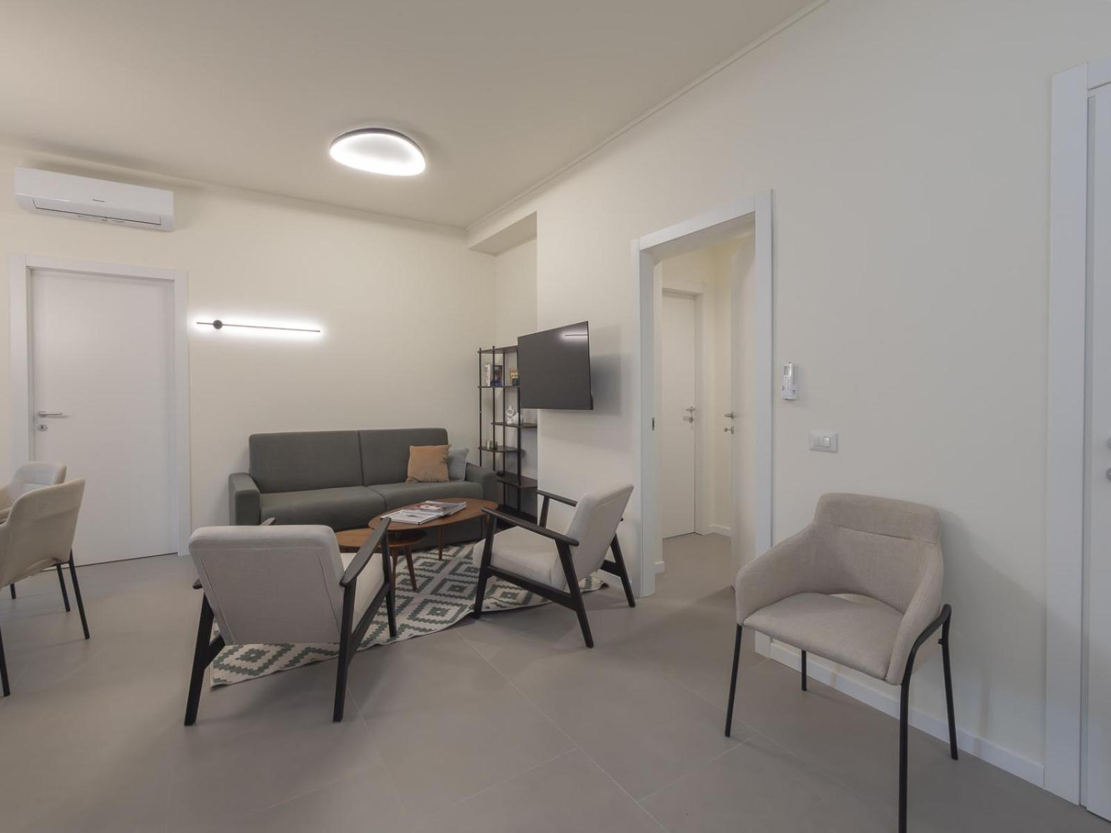 Spacious 2bdr With Balcony Arco-sempione Area, By Rentopolis *
