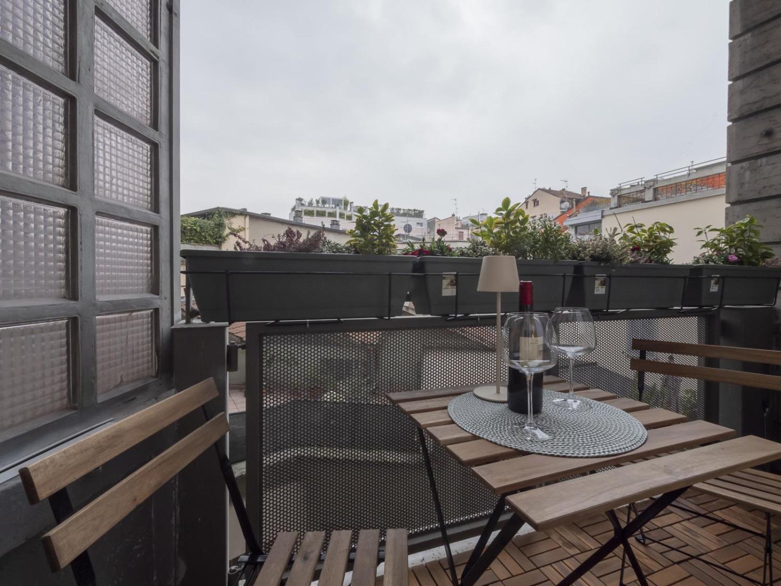 Spacious 2bdr With Balcony Arco-sempione Area, By Rentopolis * Milan